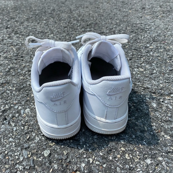Airforce 1- Almost new condition - Picture 2 of 4